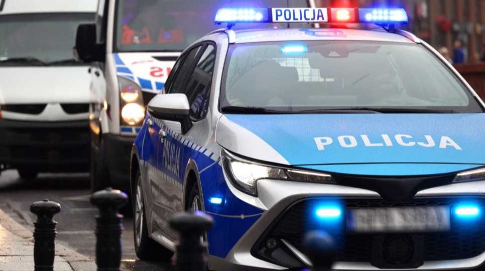 Поліція біля місця інциденту в районі станції метро Kabaty у Варшаві