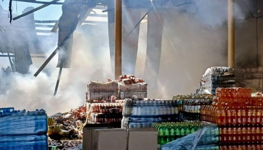 Пожежа на складах логістичних компаній та магазину у Павлограді внаслідок російської атаки 6 серпня 2026 року